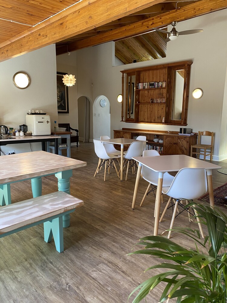 Dolphin Circle Bed and Breakfast 22/50