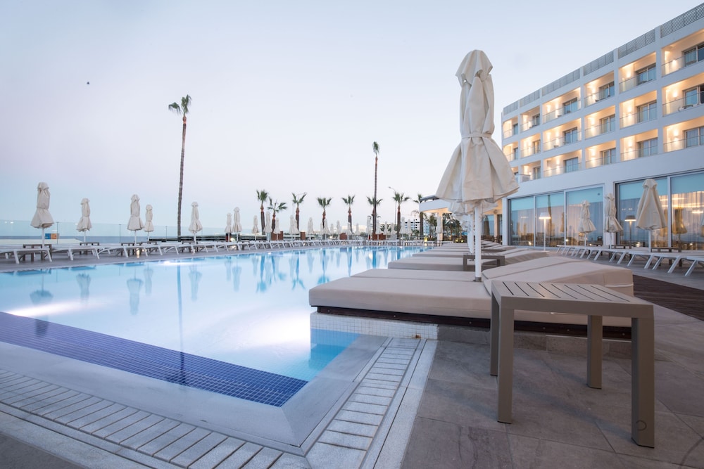 Evalena Beach Hotel 16/28