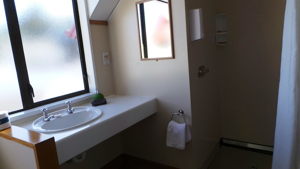 Owens Motel 62/63