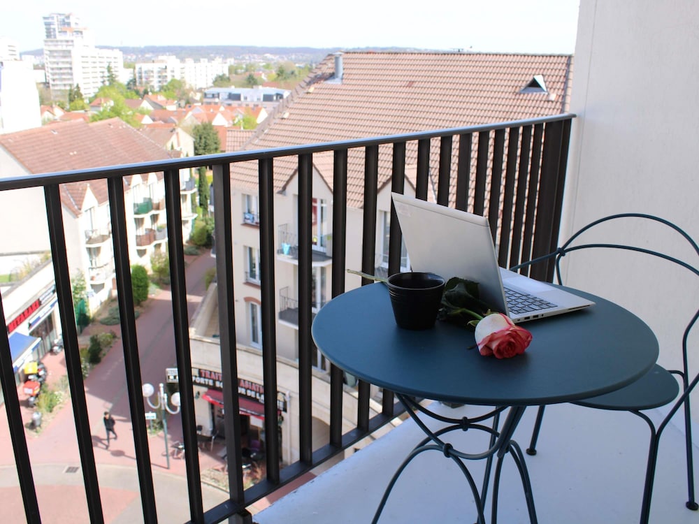 IBIS SAINT GRATIEN 37/50