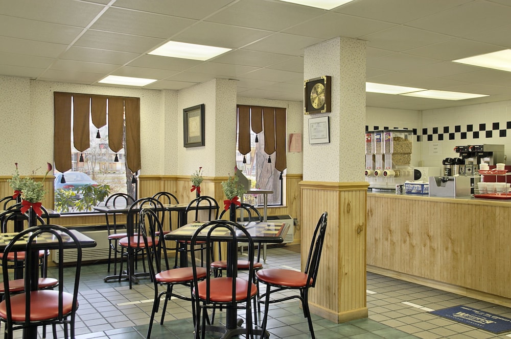 Days Inn by Wyndham Pigeon Forge Parkway 31/48
