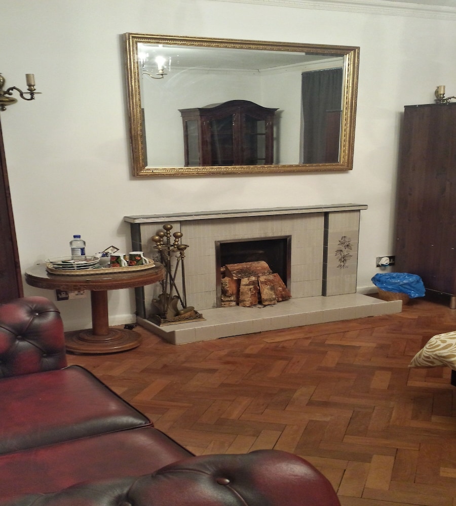 OYO Guest House Ellipse 44/60