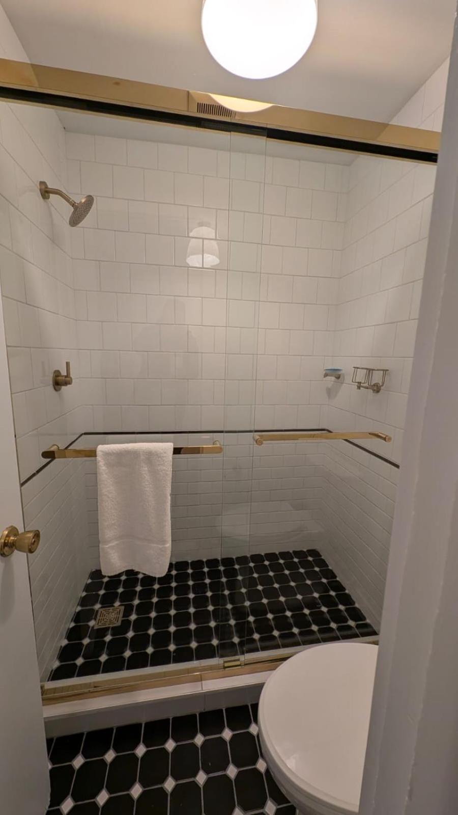 Maple Leaf Inn 37/40