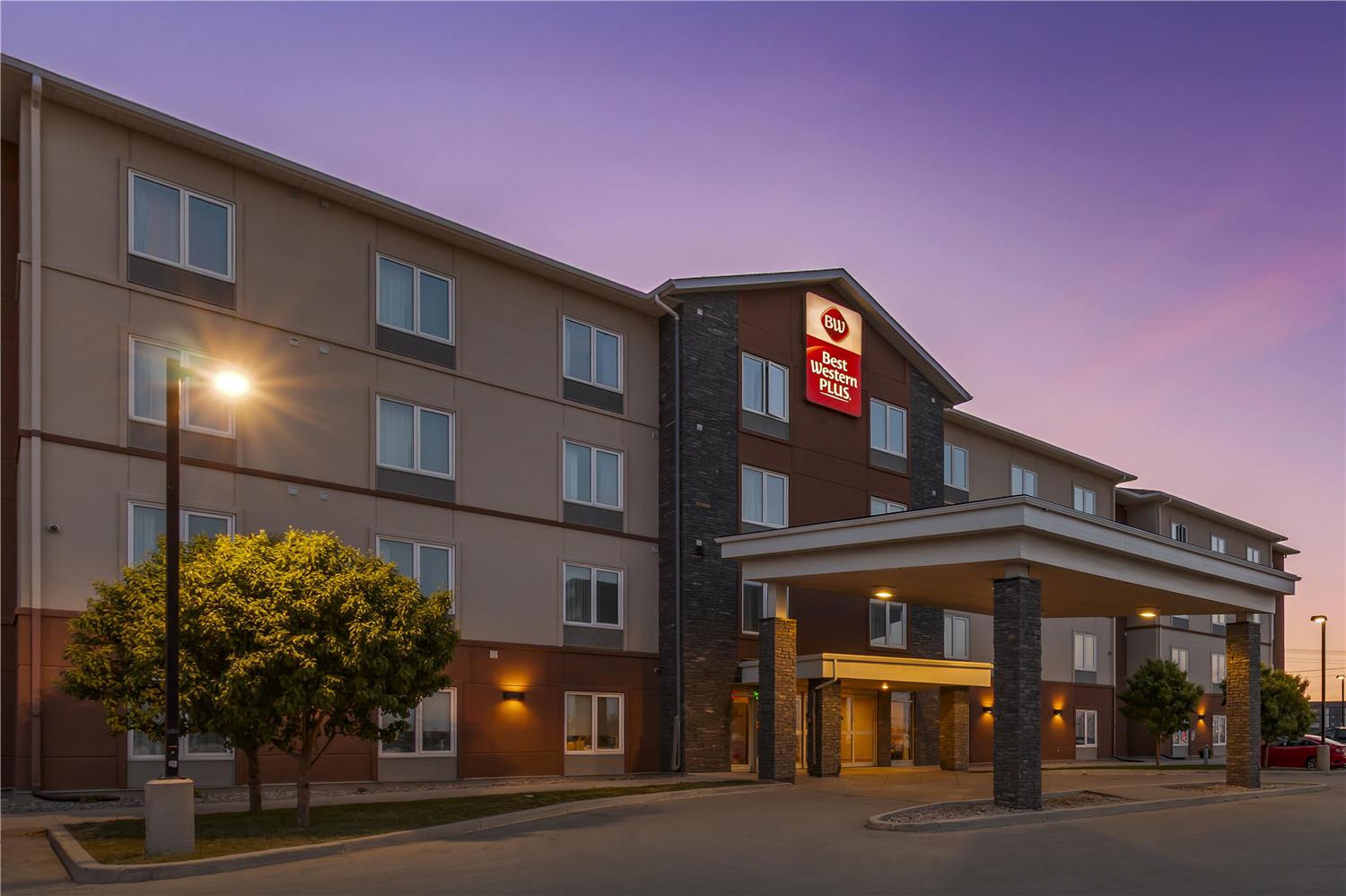 BEST WESTERN PLUS Winnipeg West 1/16