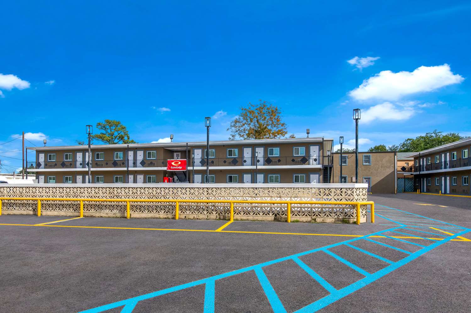 Econo Lodge Gretna - New Orleans 15/22