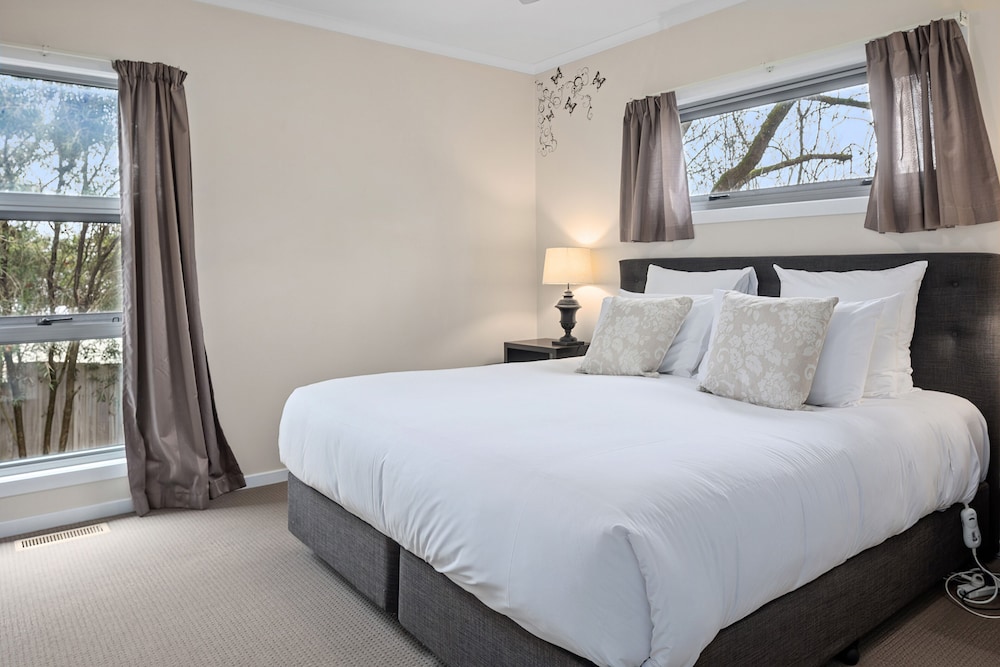 YARRA GABLES MOTEL 13/35