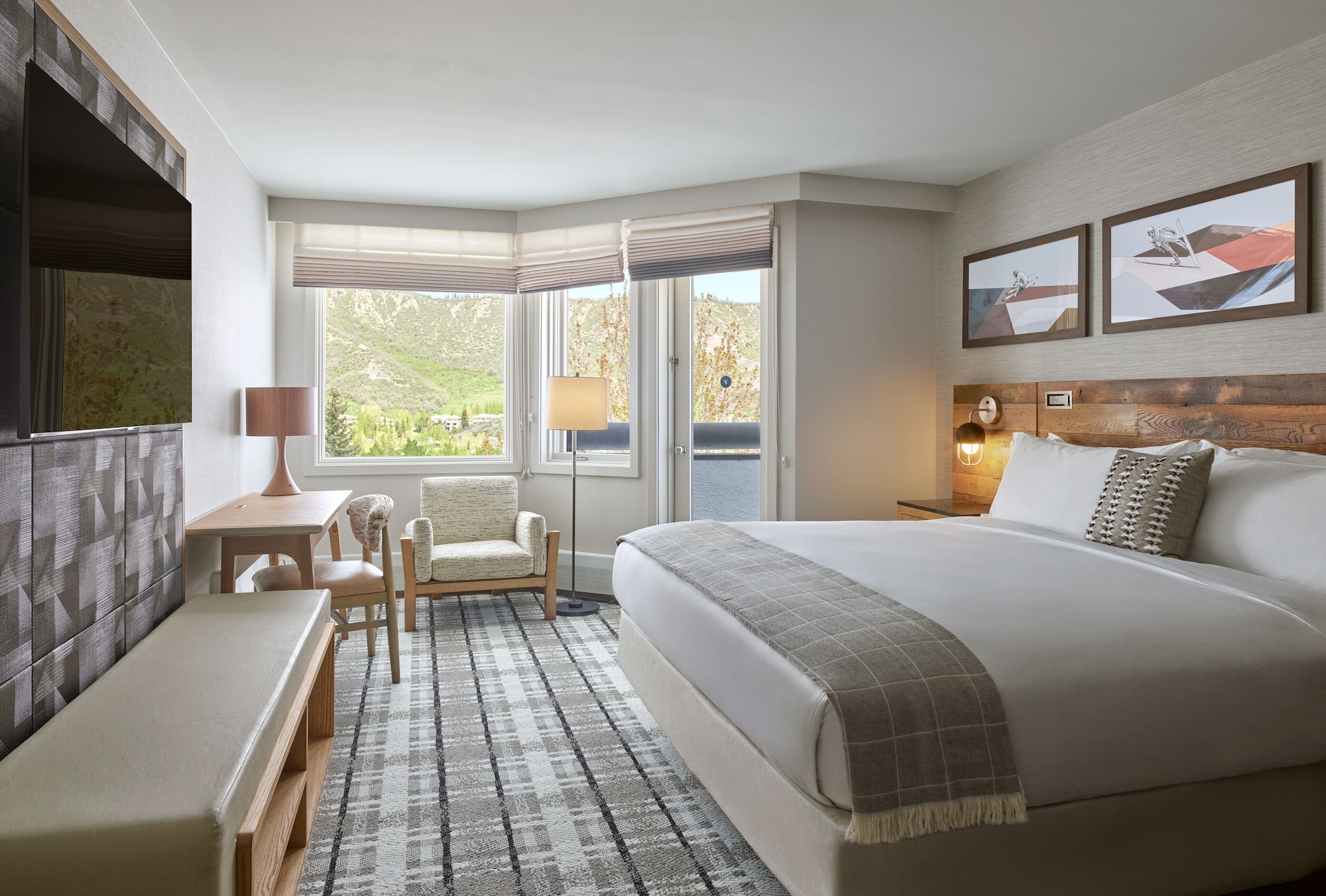 Room, King Bed, Side Mountain View, Mountain View