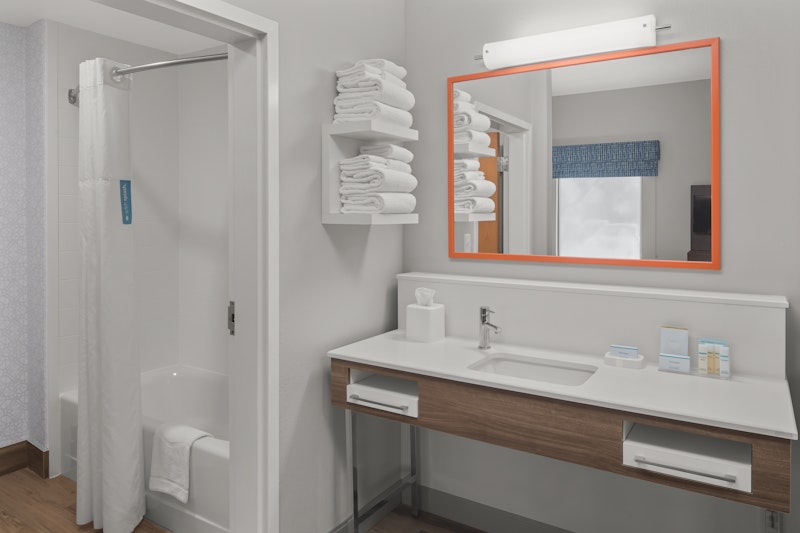 Hampton Inn Suites Macon I 75 North 13/13