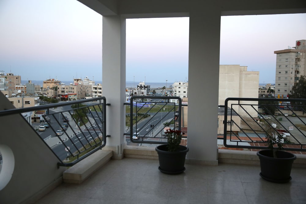 Alora Apartments 15/50