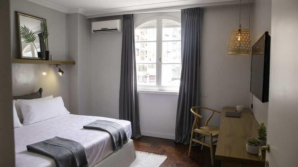 Carsson Hotel 10/67