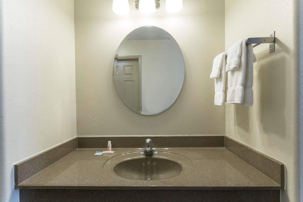 Days Inn by Wyndham Beaver 14/22