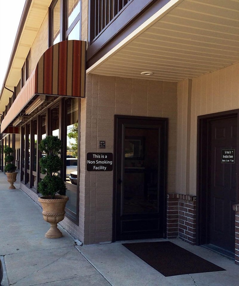 Cottonwood Inn 6/33