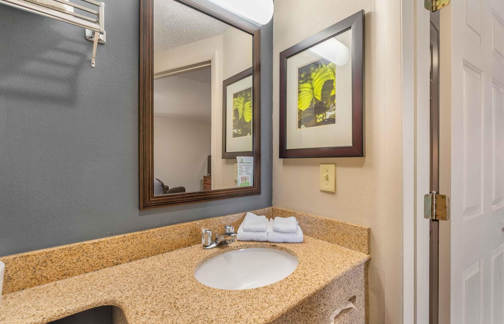 Extended Stay America Chesapeake - Greenbrier Circle 52/57