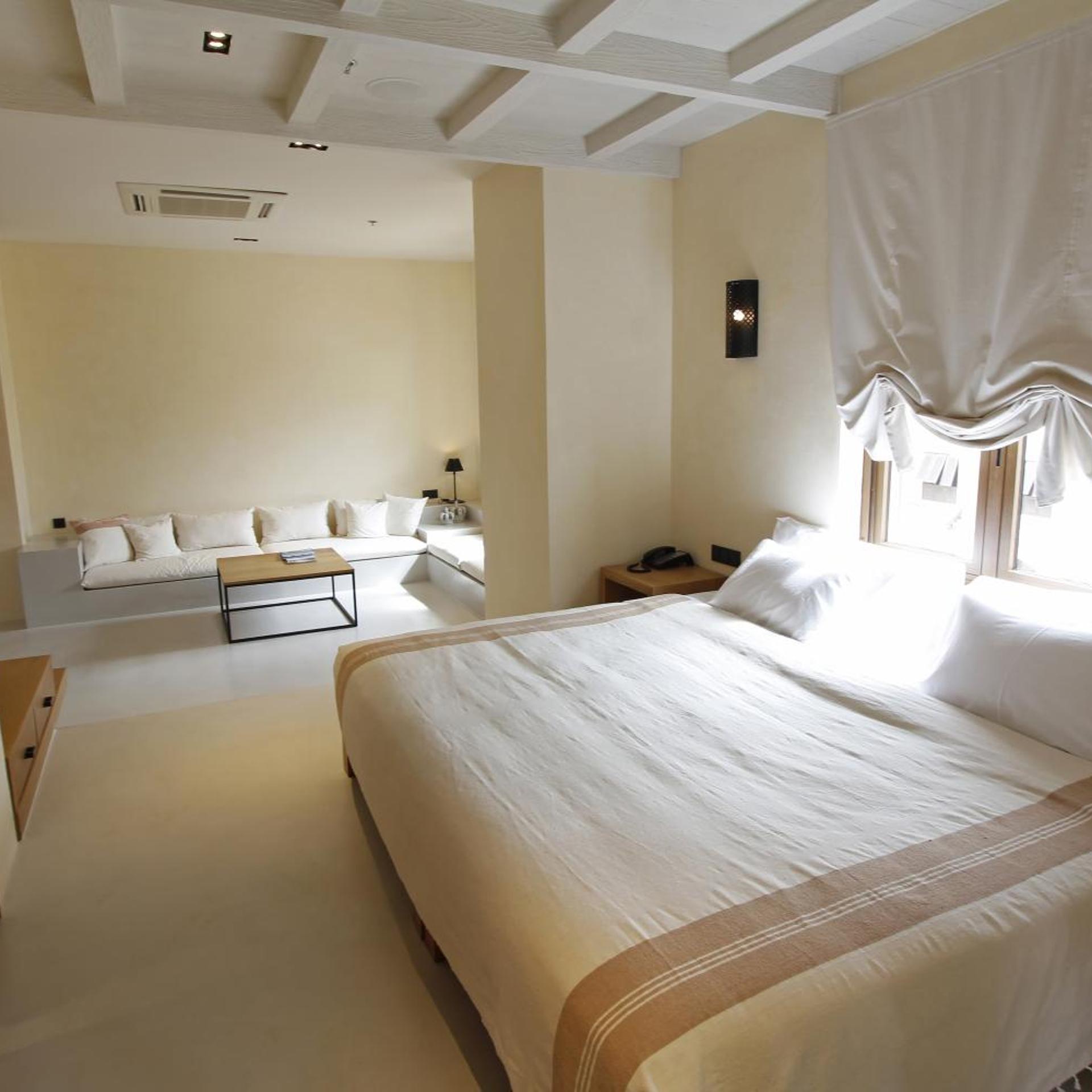 Room, Valley View
