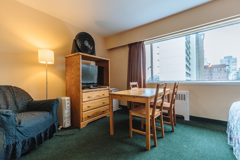 English Bay Hotel 35/62
