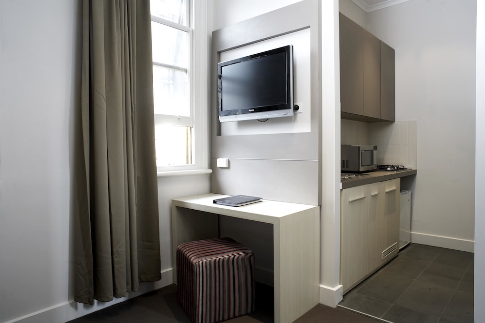 Best Western Melbourne City 40/42