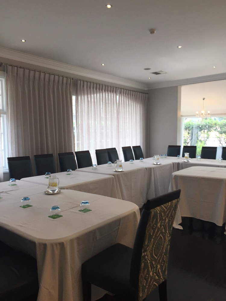 Avondale Boutique Hotel 23/27
