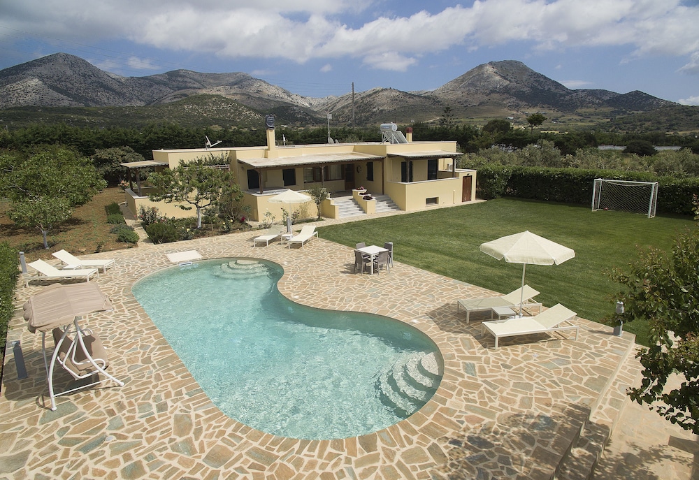 Naxos Cottage 43/50