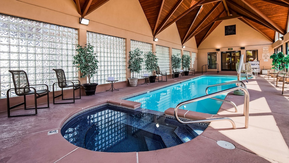 Town & Country Inn 26/50