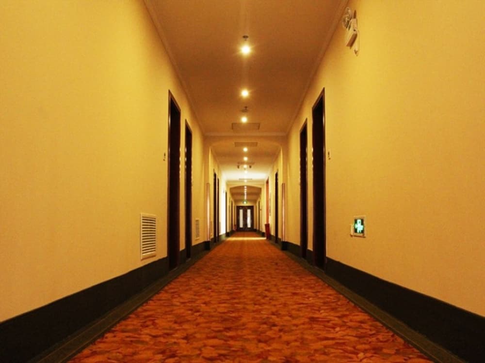 Greentree Inn Zhangjiakou Xiahuayuan District Xinchen Road Express Hotel 38/42