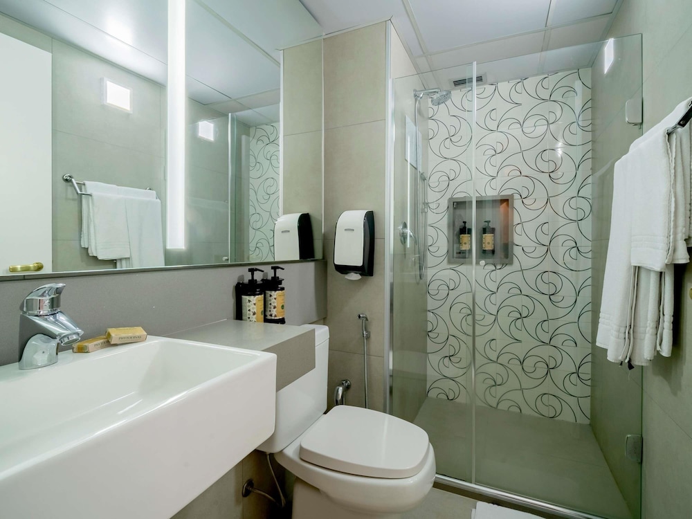 EXECUTIVE, SUITE, QUEEN BED