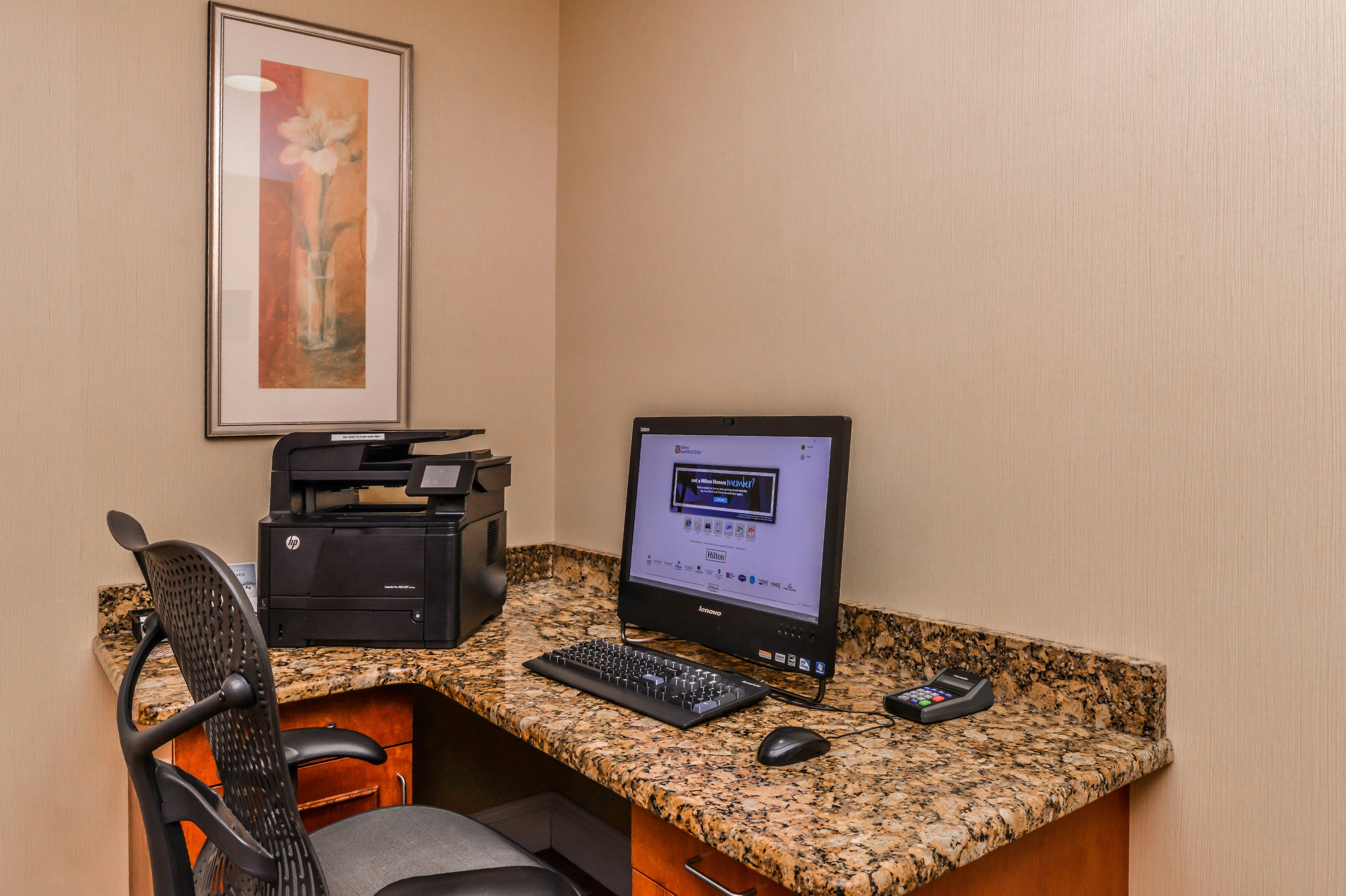 Hilton Garden Inn Detroit Southfield 76/84