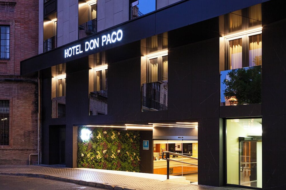 Don Paco Hotel 4/77
