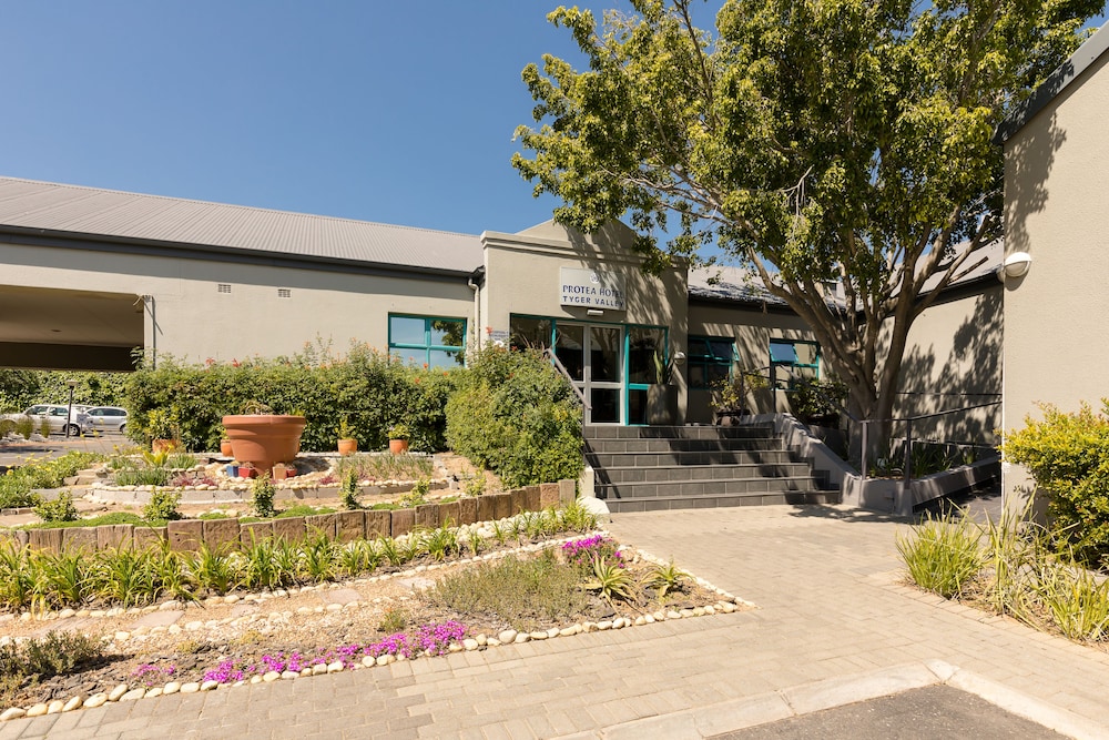 Protea Hotel by Marriott Cape Town Tyger Valley 6/45