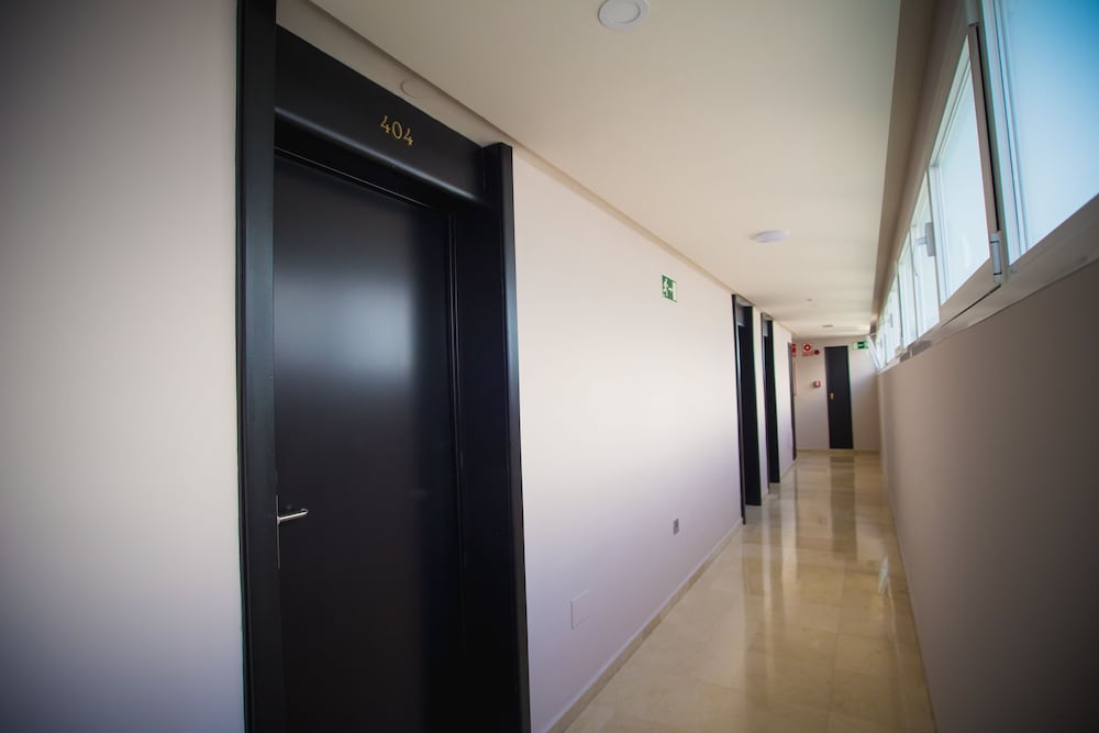 Ona Marbella Inn 1/40