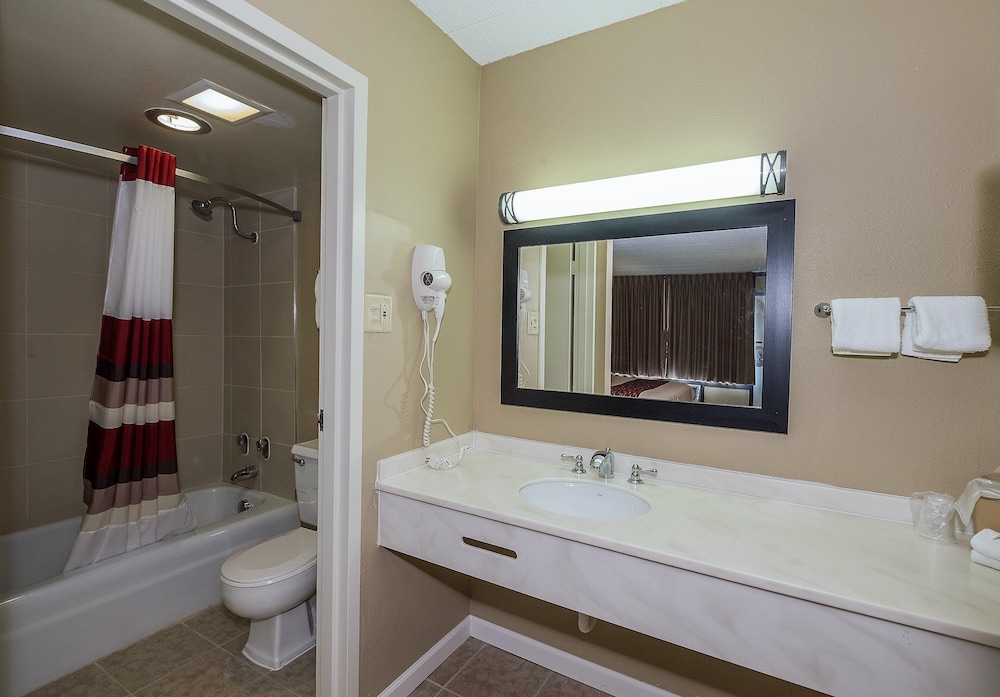 Red Roof Inn Clearfield 38/39