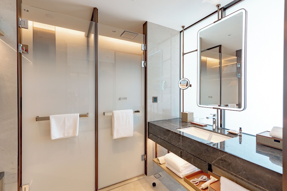 Hyatt Regency Huangshan Hengjiangwan 64/65
