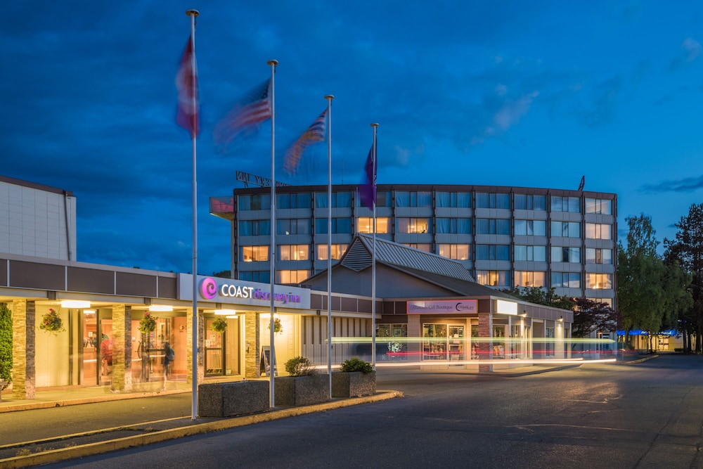 Coast Discovery Inn and Marina 6/50
