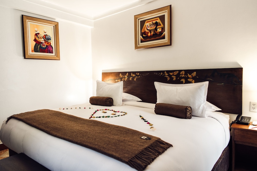 SUPERIOR, KING BED