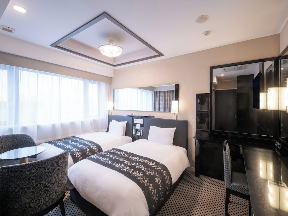 2 BEDROOMS, DELUXE, TWIN BEDS