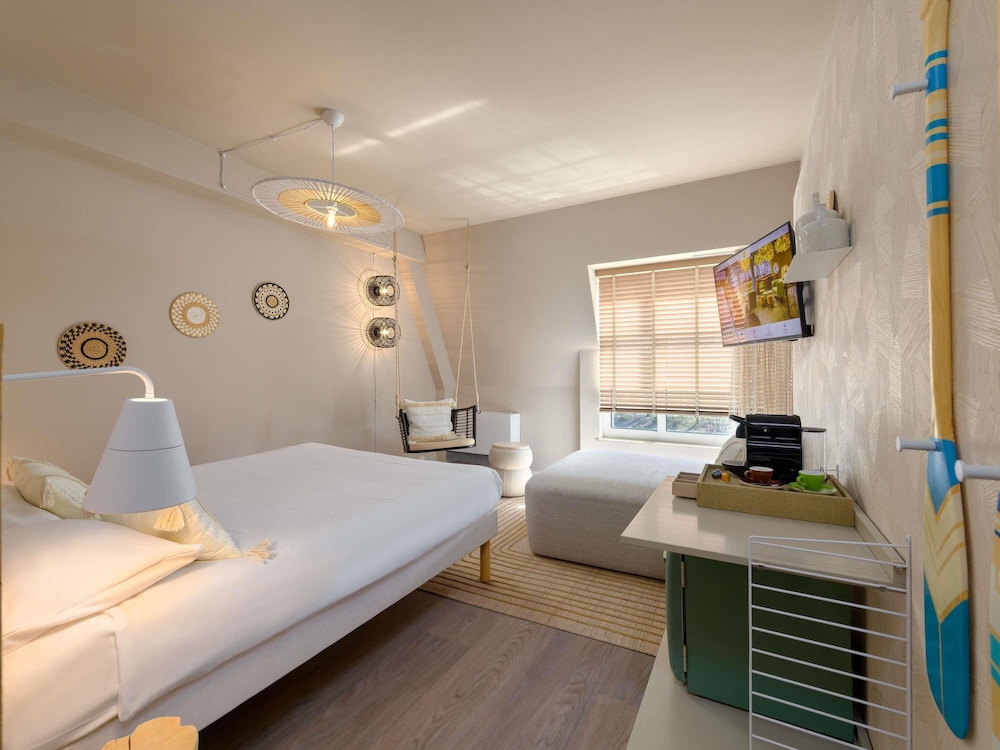 Deluxe, Double Bed, High Floor, ibis Styles Regensburg 2/7