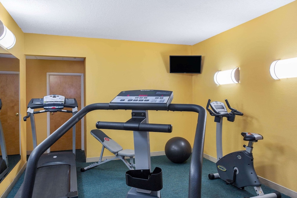 La Quinta Inn & Suites by Wyndham Sarasota Downtown 28/52