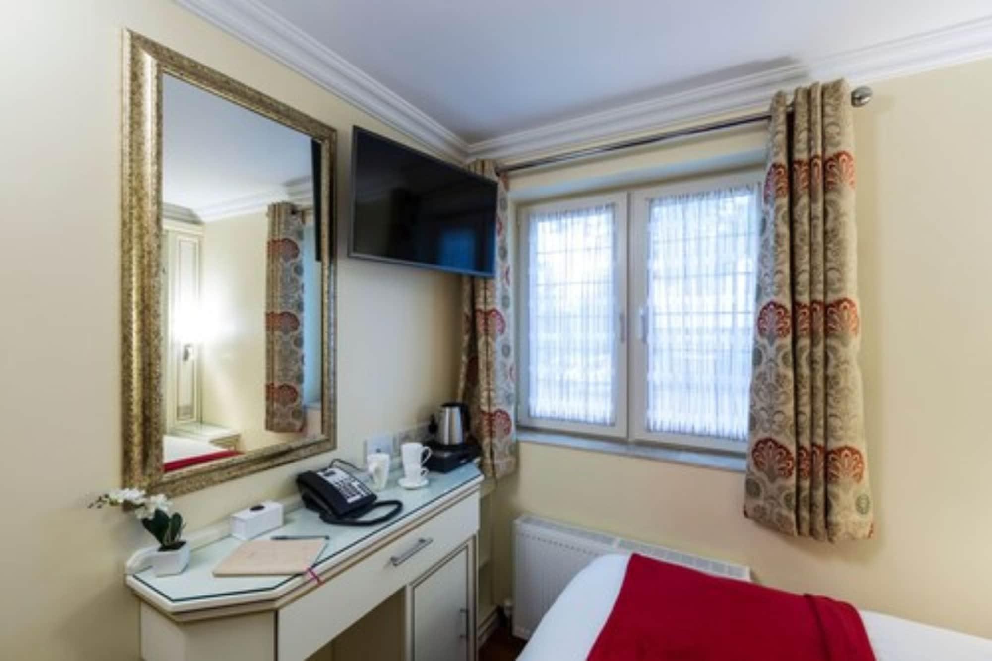 Linton Hotel 51/53