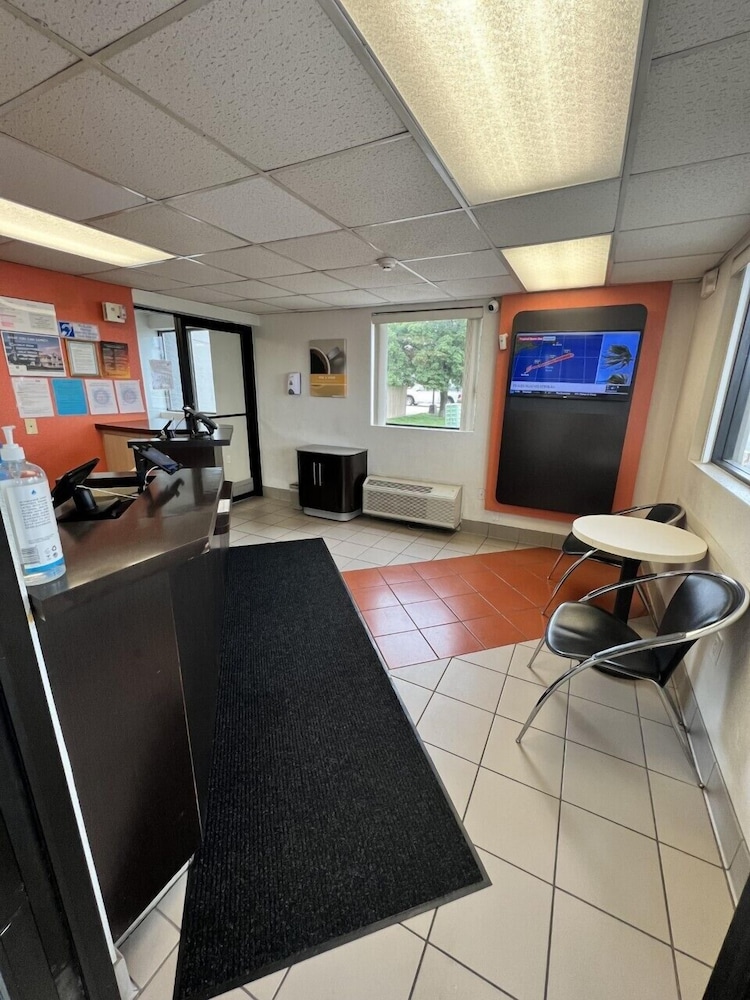Motel6 Council Bluffs, IA - Omaha East 52/68