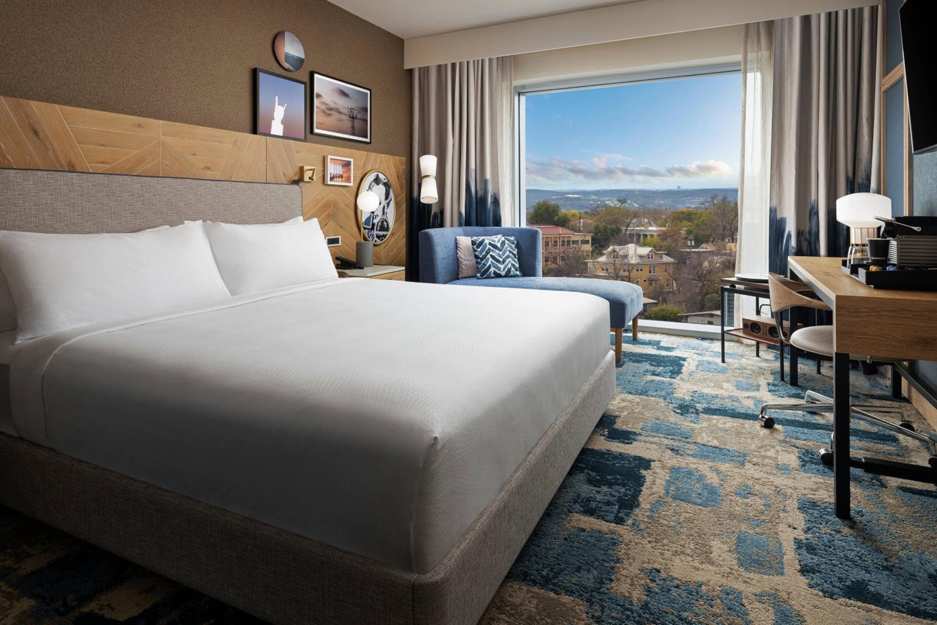 1 Bedroom, Luminary, Suite, King Bed, Sofa