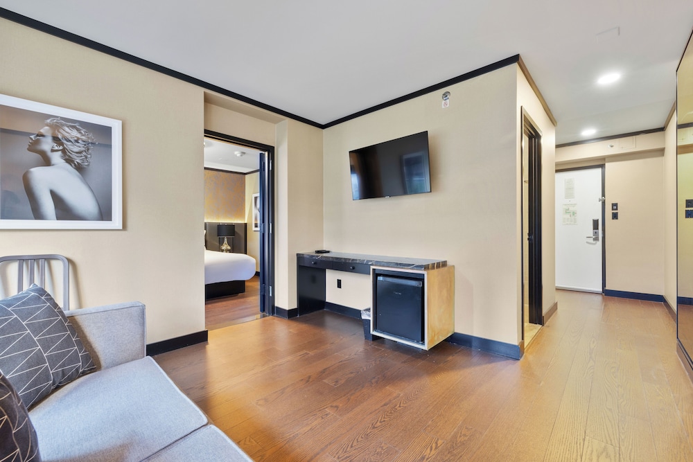 Hudson Yards Hotel 30/50