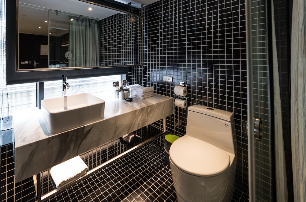Vendome East Inn 28/47