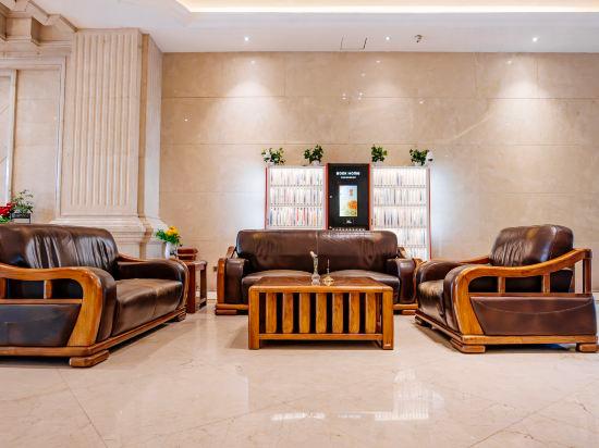 Galactic Garden International Hotel 25/32