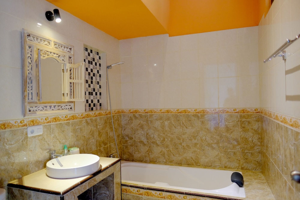 Dukuh Village Homestay & Villas 14/72