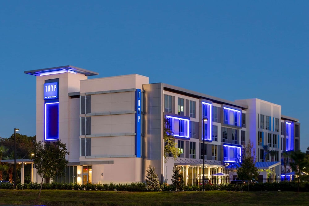 TRYP by Wyndham Orlando 4/54