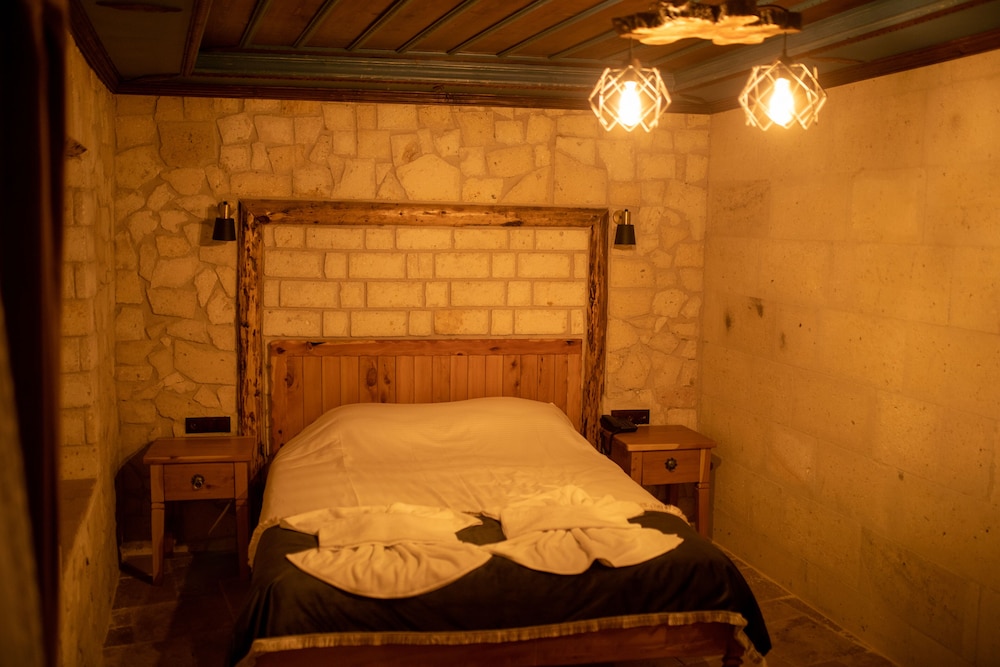 Pome Granate Cave Hotel 9/20