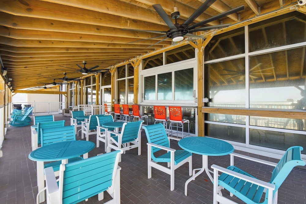 The Maverick Resort 35/50