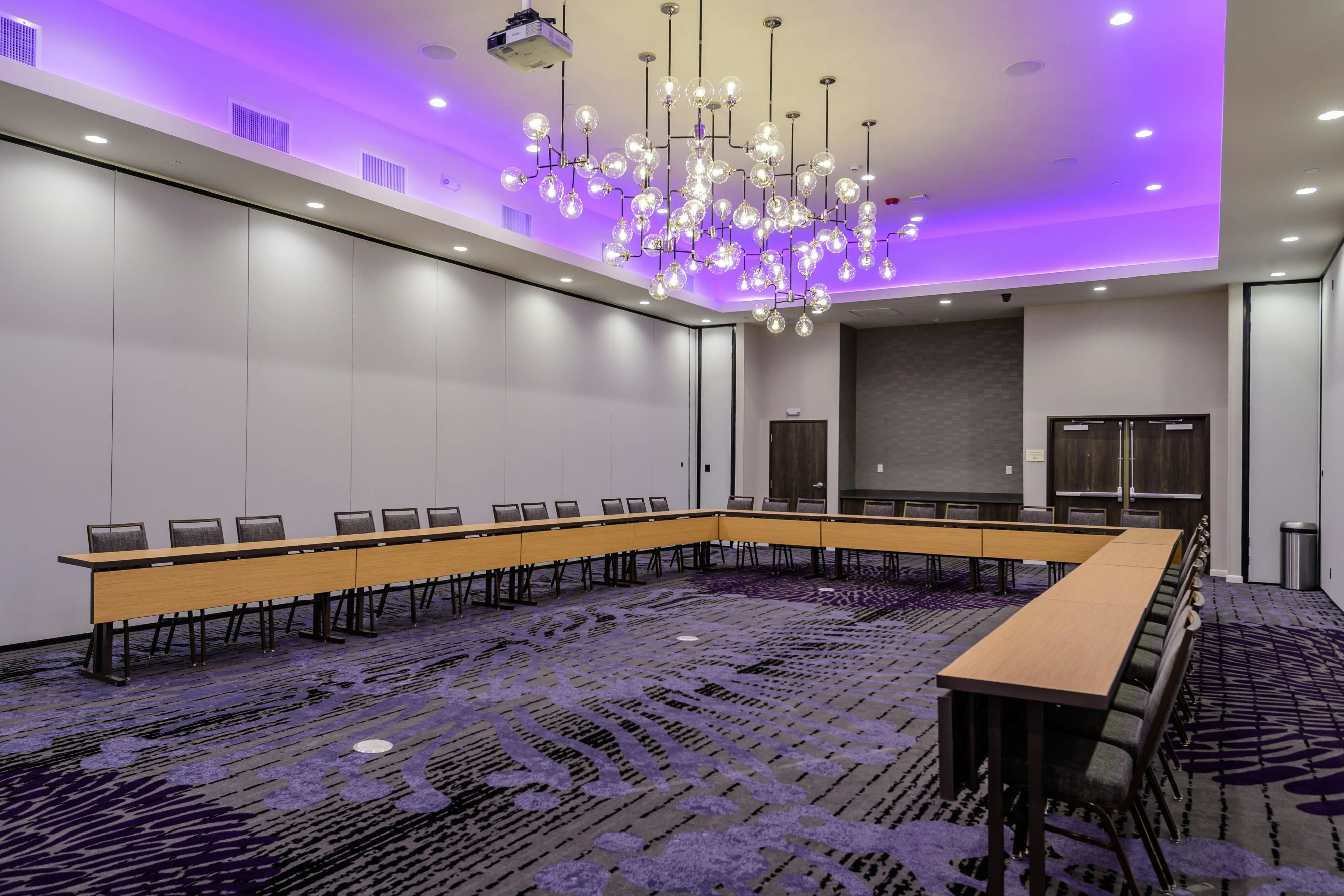 Courtyard By Marriott Lake Jackson 54/58