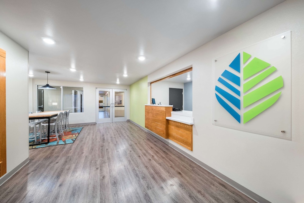 WoodSpring Suites Dallas Plano Central Legacy Drive 24/29