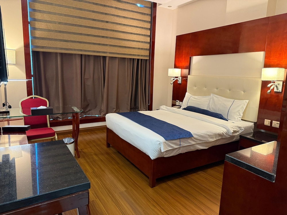 Golden Tulip Headington Ruwi Hotel 33/80