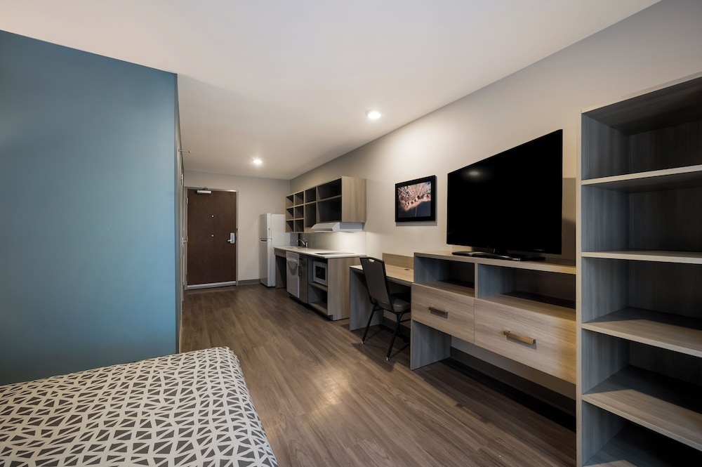 WoodSpring Suites East Lansing - University Area 22/50